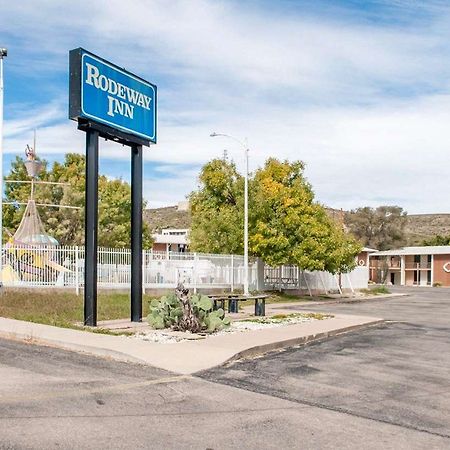 Rodeway Inn Whites City Exterior foto